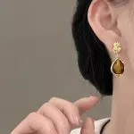 Retro Maillard style unique tiger eye stone earrings for women light luxury versatile high-end earrings - Image 7