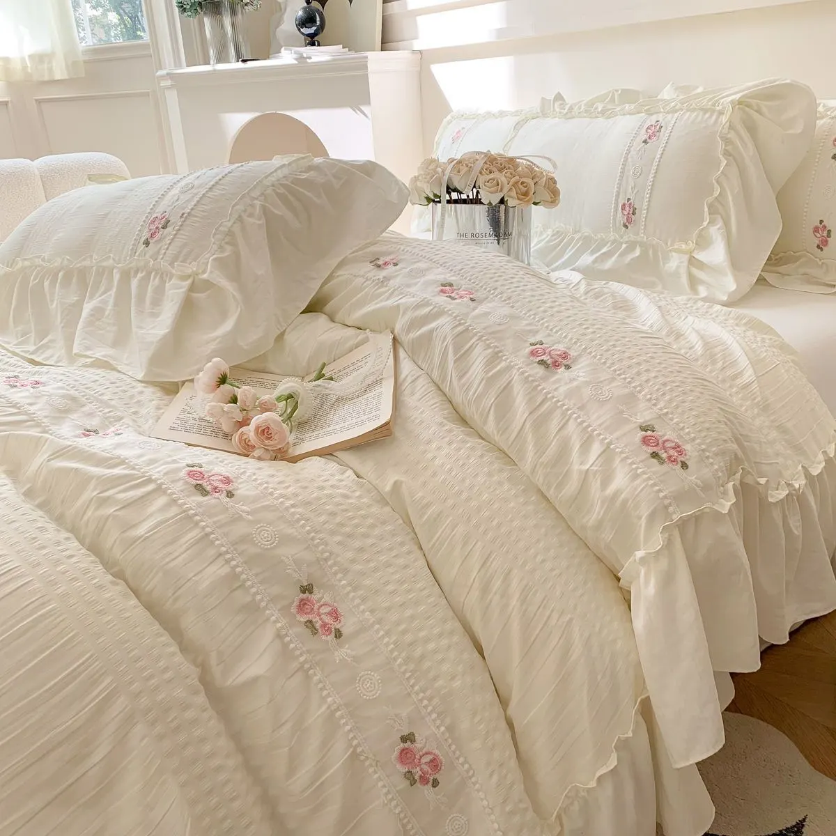 13370118427552971 French retro floral embroidered seersucker fabric washed cotton bed sheets four-piece set with quilt cover | Aesthetic bedding - Image 1