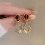 Vintage Pearl Drop Earrings – Irregular Melange Style, Light Luxury Design - Image 5