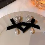 French retro black high end design sense temperament stud earrings for women - Image 6