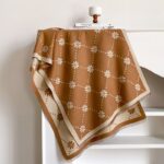 YILIAN Elegant Daisy Double-Sided Cashmere-Feel Scarf - Image 4