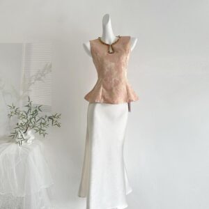 Embroidered Waist-Defined Top