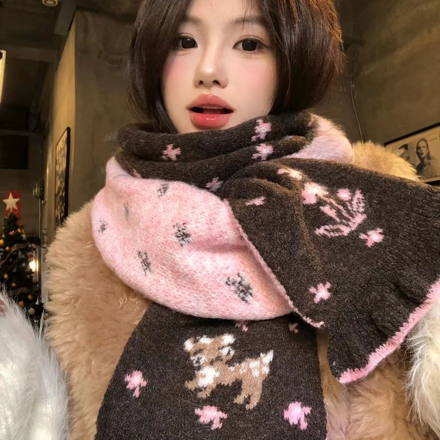 fbd0bb07-8839-4319-8519-3bdfe0f75407 Double-Sided Knitted Scarf - Image 1